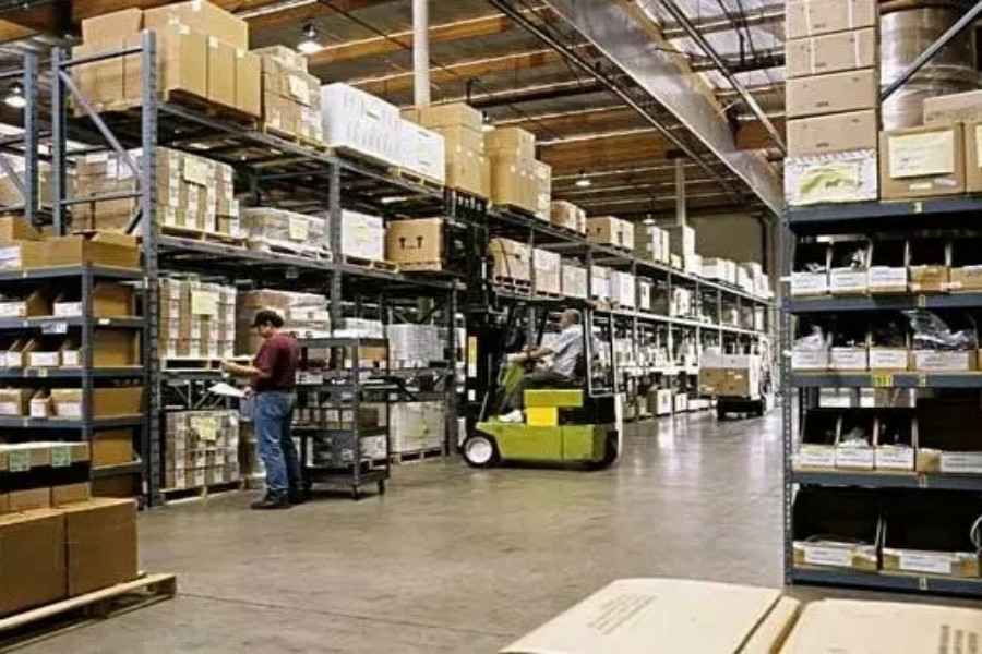Analysis of RFID smart warehouse management solutions